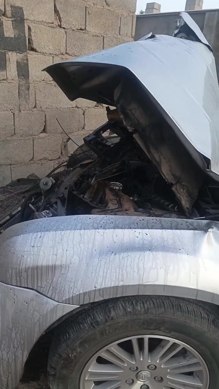 اوباما ٢٠١٠ اصل للبيع على وضعيتهه  رقم اربيل بأسمي انكليزي سعرهه ٦٠ وبيهه مجال *********** مکان العماره
