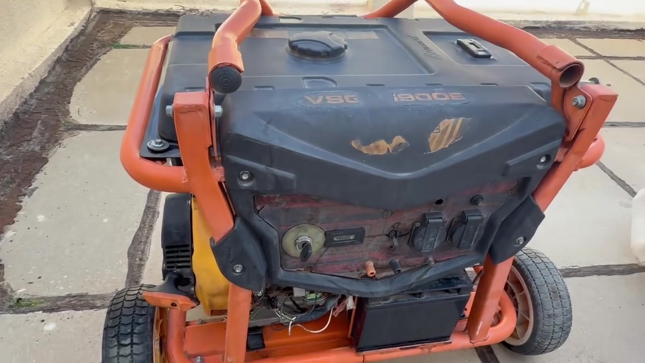 السلام عليكم اخوان مولدة بانزين فيكونتي 5.5 kva أمبير 23 نظافة 90 بالمية سعره 375 الف عنواني بغداد اليرموك ***********

