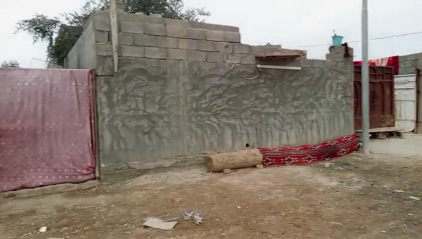 سلام عليكم ارض زراعي سند 25  مساحه 162.م واجه 6/50 نزال 25 خدمات ماء وكهرباء موقع حي  البتول خلف طاقه الكهرباء سعر 15وبيها مجال رقم الهاتف   *********** ابو محمد
