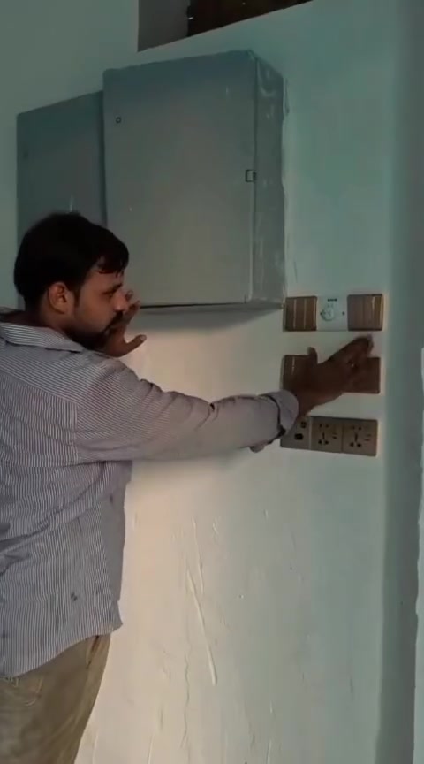 جزء من عملي البسيط الكهرباء 
وتنصيب سستم من الكامرات 
ومن الله التوفيق
***********
تنفيذ العمل #حيدر الخفاجي 
بئشراف Ali Al-Khafaji
