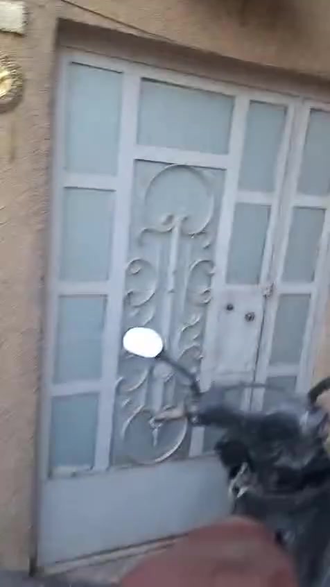 بيت للبيع مساحه 100 أوقاف شارع غني علمشروع غرفتين نوم وهول شتايكر و كاشي وسيراميك السعر 40 ويرهم قصط مع الضامن موبايل ***********
