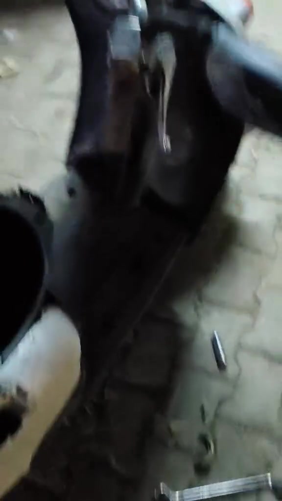 سلام عليكم ورحمه الله وبركاته للبيع عبد الحليم عدد 2 محرك كابريتر صلانصه بلادي متروكه الدراجه بي نقص فقط كفرات شغاله كامل سعر 175 ماطور يحتاج تنصيف شغال محرك
