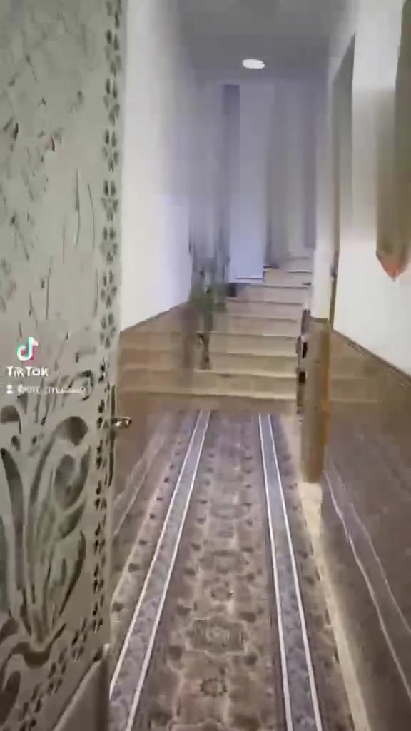 ***********
بيت للبيع وجه سته أمتار ونزال 27
