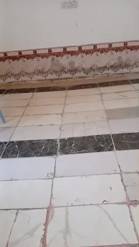 بيت تجاوز للبيع وره مدرسه رمضان كما موضح بالمقطع بيت كله سندويج
السعر تصل ***********
