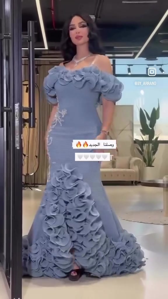بنات هذا فستان لبسته مملبوس بس ساعه وحده وكلش حلو فخم اي استفسار خاص دخلي

