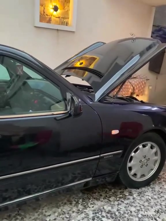 سلام عليكم سياره موديل 1996
سياره كير محرك شرط تخم تاير باتري كله جديد صبخ جماليه شرط تحويل السعر 75وبيه مجال العنوان بغداد رقم الهاتف ***********
