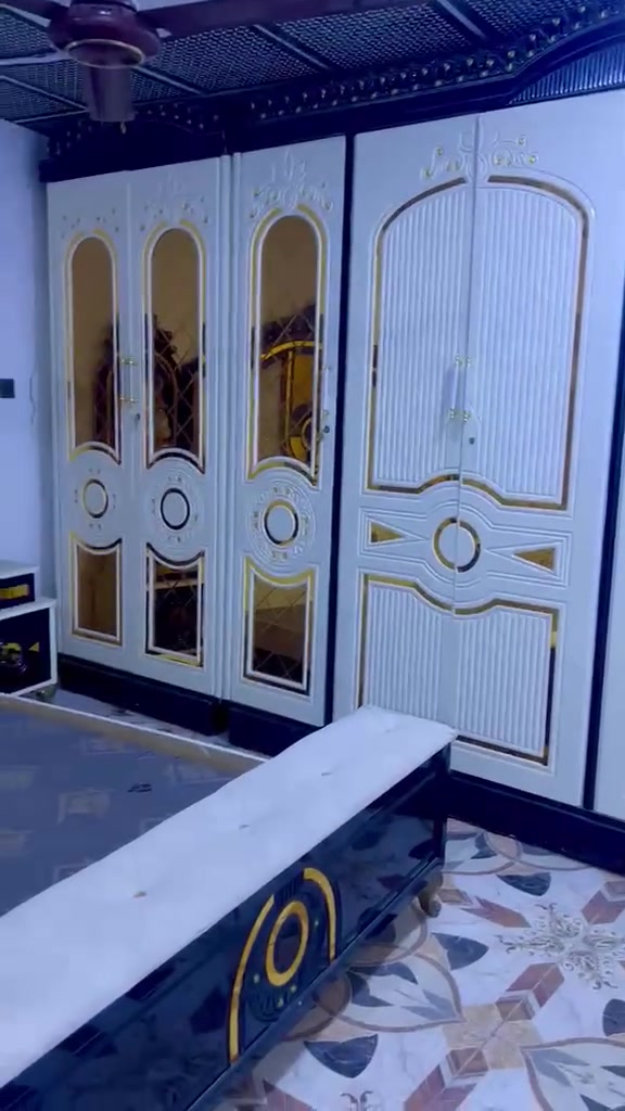 للبيع غرفه خشب عراقي
السعر مليون ونص ***********
@إشارة

