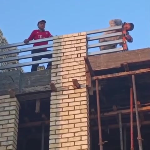سلام عليكم ورحمة الله وبركاته
كادر ابو ايمن للمقاولات العامه في بغداد الصابيات لكافه أعمال البناء والنجاره لتجهيز كافه المواد كافه طابوق رمل اسمنت شغل درجه اولى في ال ٧الاف بالقرب من الجمع السكني تاريخ اليوم 2026 /9/8رقم الهاتف والاستفسارات /***********
