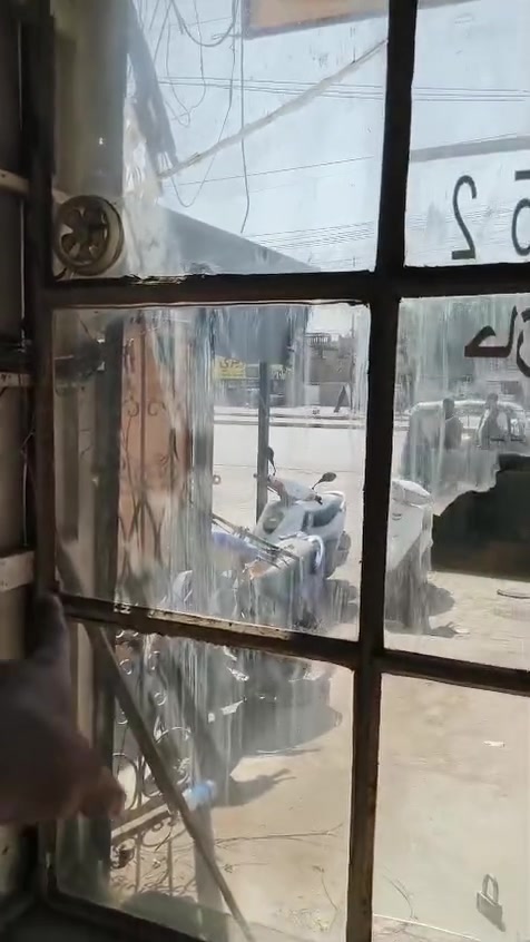 *********** هاذ راقم  صاحب الغراض اني مكلف واسعارهم كلش مناسبه بيه وتساب

نص مكتوب في الصور:
- CAMON 40 Pro 5G 23mm f/1.8 1/1236s ISO50