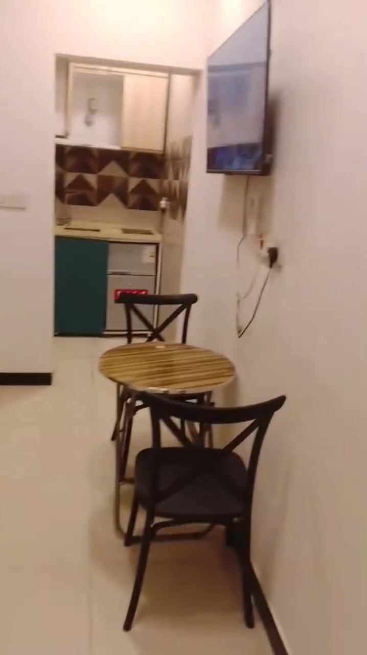🏠 شقة ستوديو مفروشة بالكامل للإيجار

📍 حي العربي – المنصور

✨ ستوديو بأثاث كامل وجاهز للسكن
💰 سعر الإيجار: 600 ألف دينار شهرياً
👤 مناسب للموظفين والعوائل

📞 للتواصل: ***********
