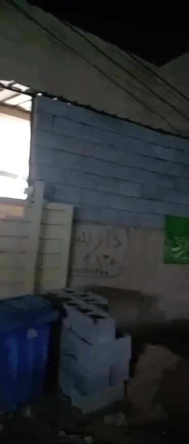 السلام عليكم بيت للبيع المساحة 140مربع ركن أول فرع عن الشارع العام ( مكون من غرفتين نوم صالة ومطبخ مشترك كبيرة  +استقبال مناور عدد 2 / حمامات عدد 2 داخلي ./تواليت خارجية/ كراج ) السعر 85 وبي مجال تواصل ***********
+ واتساب
