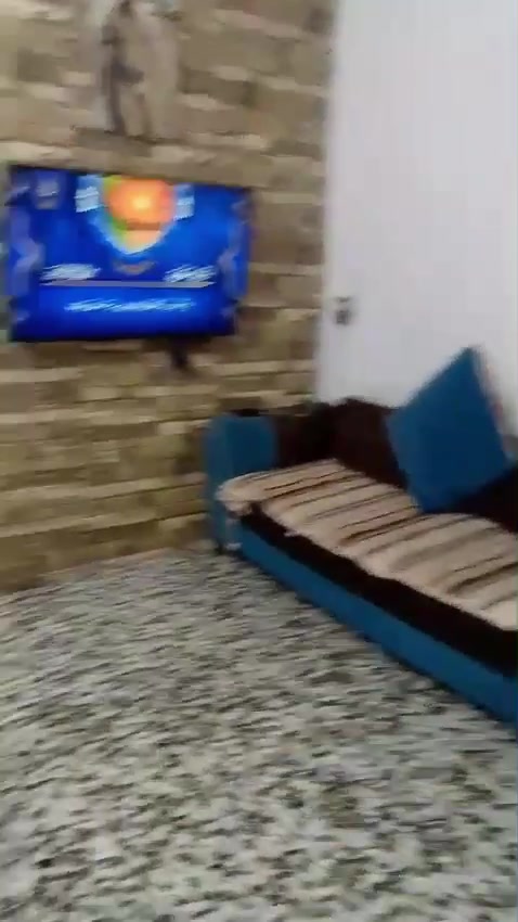 سلام عليكم عندي بيت زراعي مساحته 85طابقين الطابق الأول غرفه نوم استقبال مطبخ ترك حمام صحيات خارجيه الطابق الثاني غرفتين نوم سويت كامل السطح اشتايكر العنوان بغداد حي الامين الثانية خلف أسواق كرار الوائلي سند 25