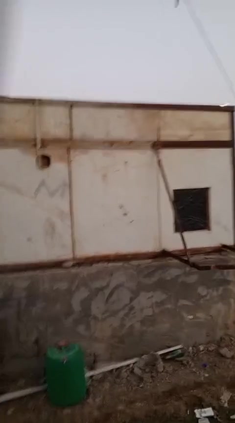 كرفان للبيع *********** العنوان قرب اسواق بيت حنطه
