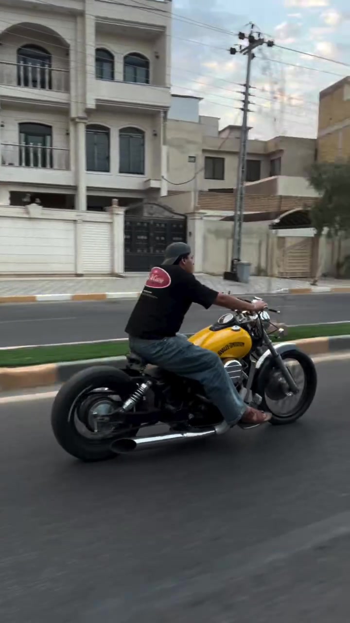 شادو سلاشر محرك 400cc دراجة تخبل تعديلها على ايد غراضها البلادية موجودة كاملة عوزها ترتيبات بسيطة السعر 15$ وبيها مجال قليل *********** البيع داخل العمارة فقط )(مكاتبة بيع وشراء فقط)
