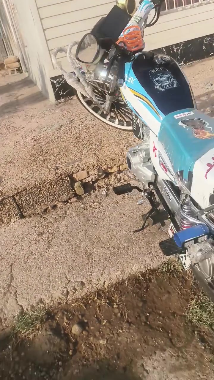 سلام عليكم من رخصت الدمن سونك 2026للبيع الدراجه مفوبه مجبنزه كامله مكينه 200ccالدراجه ولا قلطه فول مجمبزه مكاني الفلوجه سعر 100وبيه مجال موجود خاص و ***********
