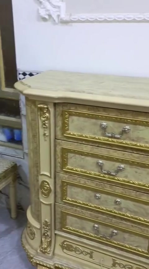 للبيع جديده مستعمله 3اشهر المكان قريه المختار السعر 750 وبيعه مجال ***********
