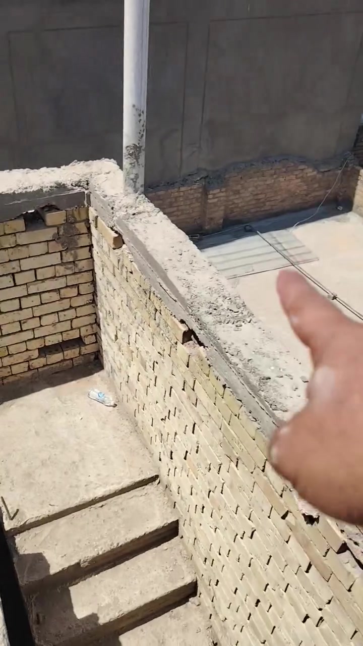 سلام عليكم محتاج خلفة بناء عندي بيتونة وستارة  الموقع بغداد الجديدة شارع المسبح تفاصيل اكثر هاية مقاطع توضيح ***********
