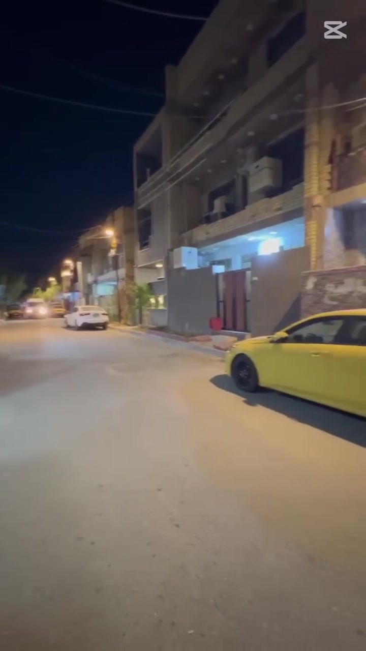دار للبيع مساحة 91 متر الواجهة 7 النزال 13
ملك صرف زراعي سند 25 قرار محكمة 

الخدمات كهرباء ماء مجاري وتبليط 

موقع الدار بغداد الشعب حي البساتين 

المحتويات 
مدخلين استقبال مطبخ وخدمات عدد 2 ومنور وغرفة نوم عدد 4 وحولي وسطح 

المراجعه مكتب البيت المعمور الهندسي مقاولات عامه عروضنا مستمره تتناسب حسب رغبه الزبون 
بإدارة الحاج ابو محمود الصالحي ***********
