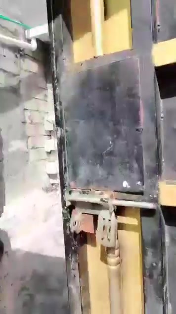 سلام عليكم بيت للبيع مساحه 150م موضح بالفيديو التفاصيل جنس الارض غريه سكنيه داخل مشروع التطويب 2018 مدفوع رسومات ومسح جوي بكفاله حق التصرف تانكي وسخان وماطور من ضمن البيت بالأضافه مولد ذهبي واصل كافه الخدمات سوق مدارس البيت جاهز للسكن السعر 33-بيه مجال للشراي مكلف بالنشر تفاصيل اكثر واتساب ***********
