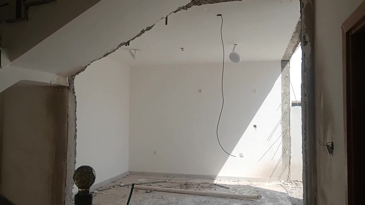 تحويل الغرفه الى صاله وبناء غرفه  ومنور بالحديقة الخلفيه
جار العمل مربع الخامس 
مقاولات السبطين 
*********** 
بناء_صبغ_حداده_صحيات. ارضيات
