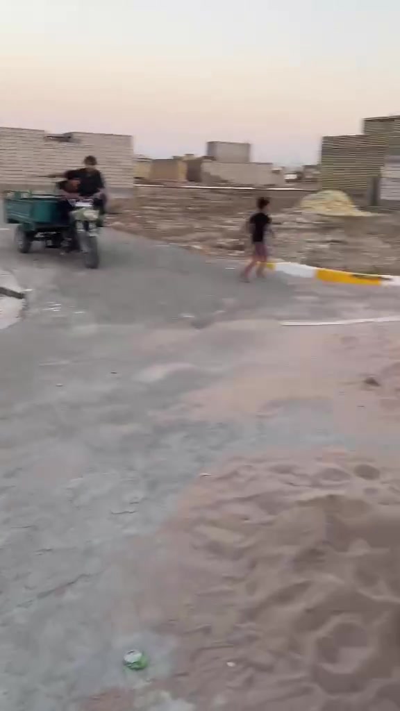 قطع للبيع 600 م  ابيع 200م عادي مستعجل ..ركن تبليط ماء مجاري منطقه اعباده جاهزه من كل الخدمات ***********
