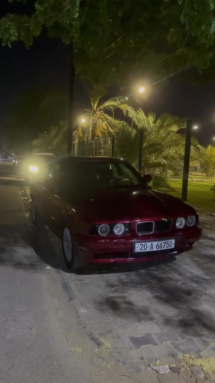السلام عليكم 
صلوات ع محمد والي محمد للبيع متوازي ع فلوس
BMW 535مفتوح كير عادي 
السياره ستوها طالعه من الفرن صبغتها كدامكم بلتصوير واضحه
السياره بعدها لسه ما مبولشه 
لايتات ام الأسوار 
داخلها كله جلد اسود وبلنص رصاصي
السياره عوزها شغلات كلش بسيطه 
شلعه وحرك تاير مو طبيعيه السياره وحشه بلشارع
تخم تاير جديد
حداديه جديده
ويل قياس 16لا عواج ولا لحيم 
السياره بلنجف 
وعارضها ب45وبيها مجال حك الجيه
السياره بسمي مداور ثاني يوم 
سنويتها لل28
رقمي ***********
