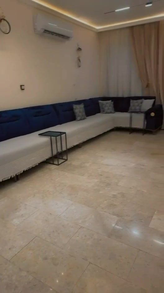 سلام عليكم تخم تزكام لبيع ١٢ مقعد ويا طبلات هديه وكوشات العنوان الغزالية السعر ٥٠٠ وبي مجال