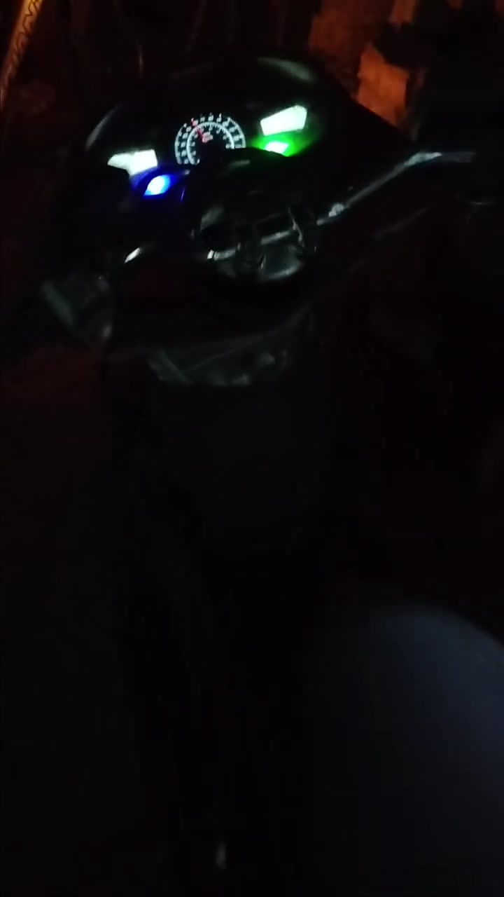 سلام عليكم دراجه pcxجيل الاول دراجه عوزها ترايش بس كهربائيات شغاله مكينه حلوه رايدها 400ومستعجل على بيعتها وشعندك مراوس اراوس عنواني حي النصر رقمي ***********
