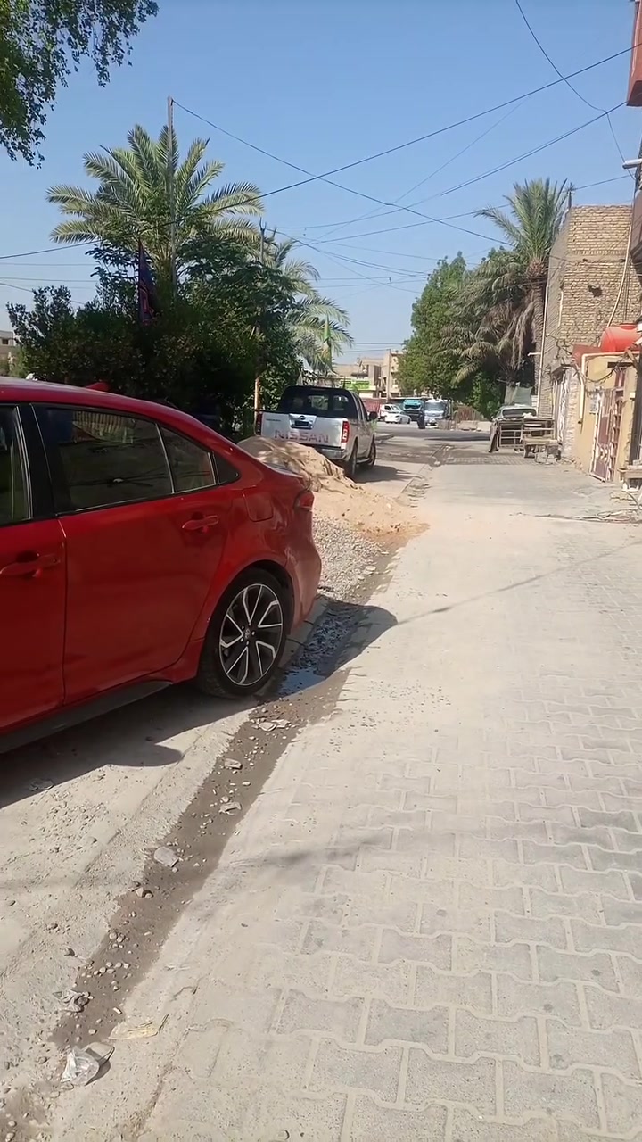 سلام عليكم دار الايجار العنوان الشعله باقي التفاصيل بالفيديو رقم الهاتف ***********
