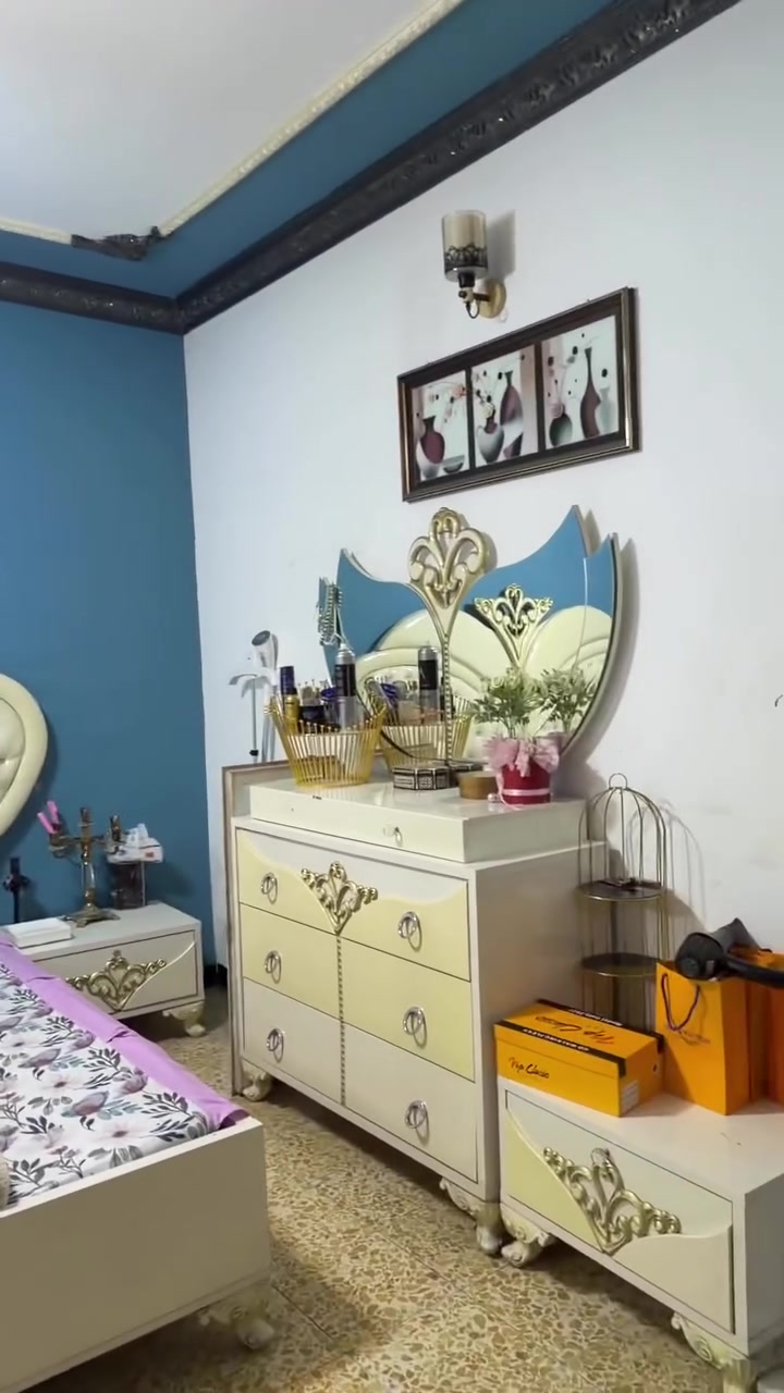 المكان كربلاء البناء الجاهز
***********
