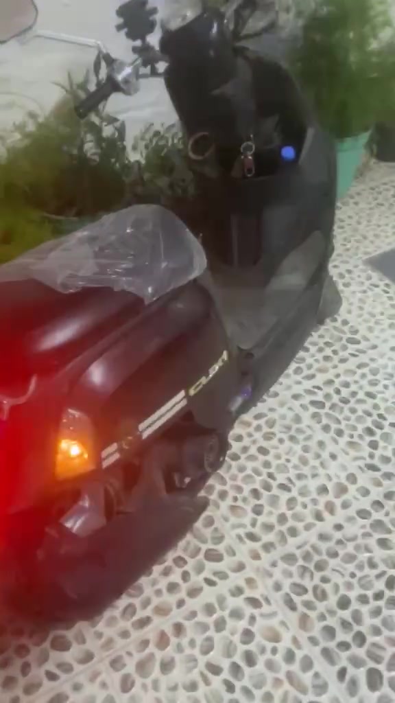 سلام عليكم من رخصت صاحب الكروب دراجة بوليسي خير من الله نضافه مكاني هبهب حي العطار شارع عشرين *********** السعر 525 او بيه مجال بصيط الي يتعنه يدلل
