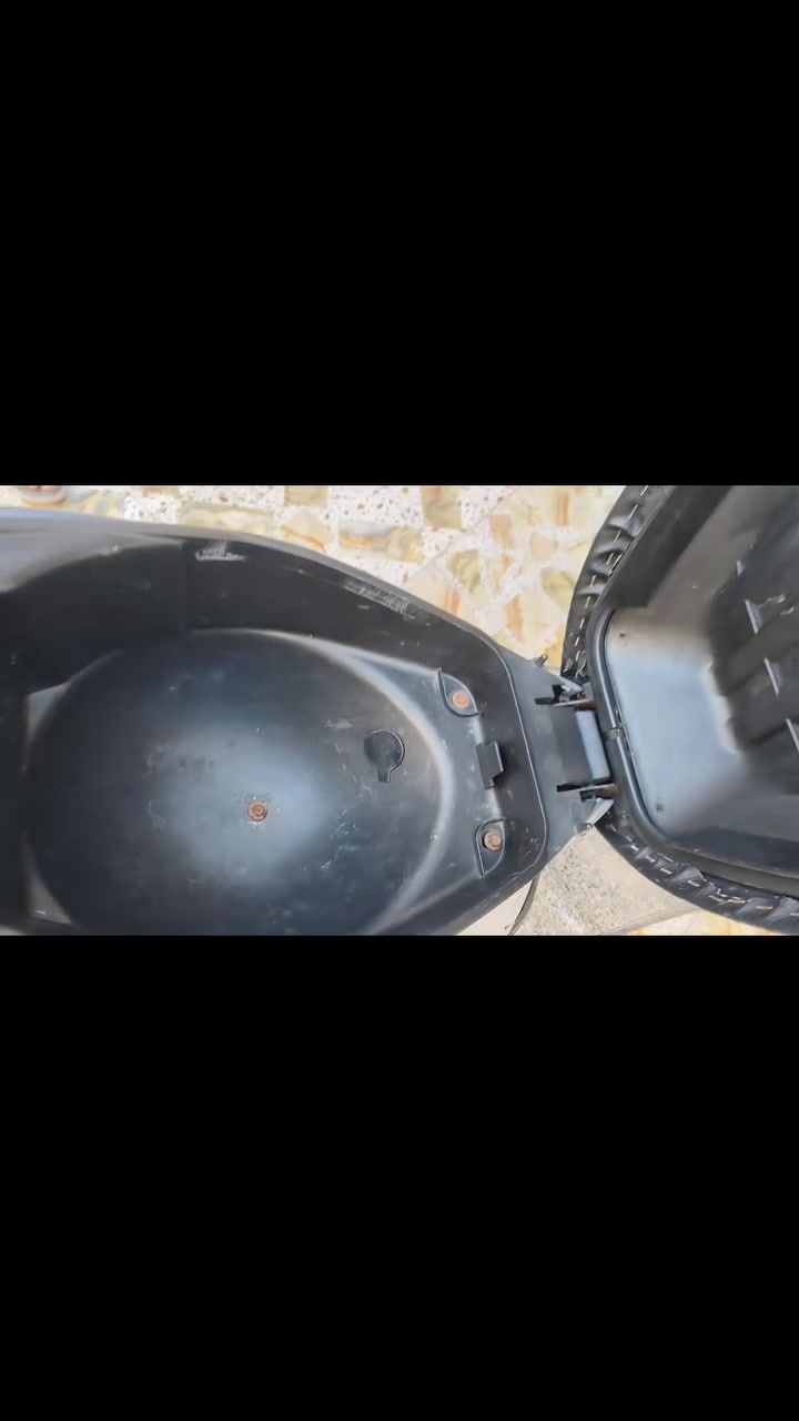 اسلام عليك ماكس منغولي للبيع البلادي بس الجاملغ الامامي امبدل والباقي كلا ابلادي من مكينه وكلشي  الدراجه جديده سعرها قفل مليون....  للتواصل *********** عنوان ديوانيه جمهوري
