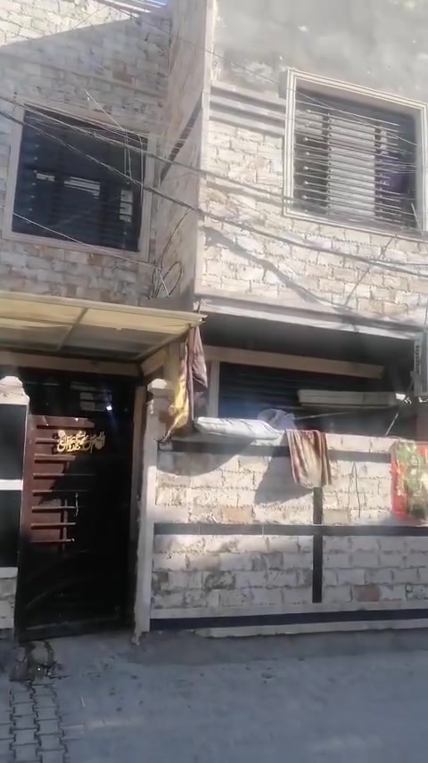 بيت 60متر طابقين ركن عله شارعين 3نوم واجهه حجر قريب اسواق نمبر وان تفاصيل خاص
