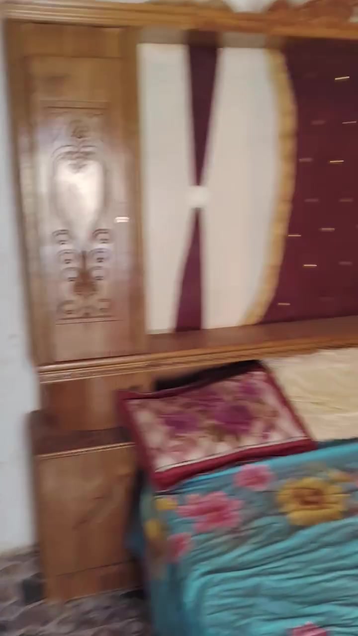 ***********
