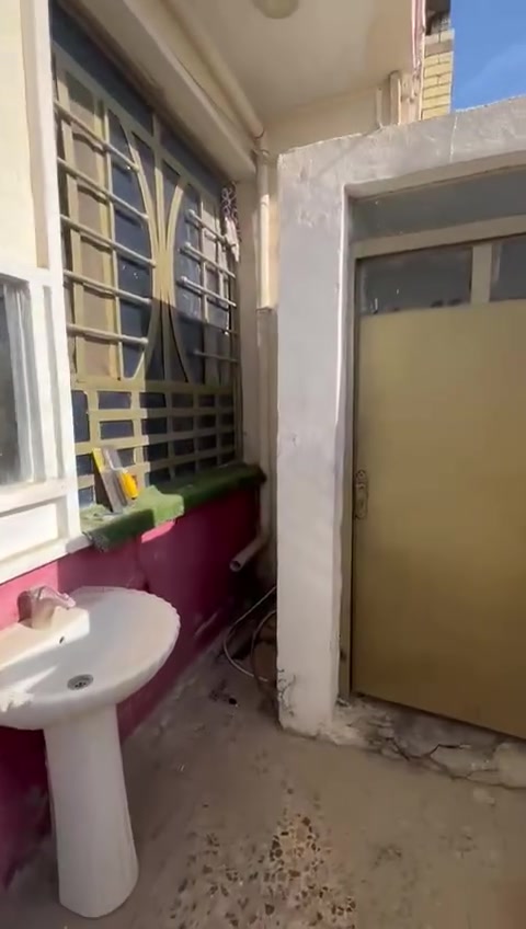 بيت للأيجار منطقة الزعفرانية الزوراء الشارع المقابيل مول الجوهرة  الشارع المقابيل الاستدارة رابع فرع يبعد عن مطعم الماعون 5 دقائق
شرط المؤجر موضف او منتسب حته لا يتعبني واتعبه 
ايجاره 350 
ملاحضة اي دلال لا يخابرني 🚷
مو موضف او منتسب هم لا تخابرني🚷
رقم ***********
