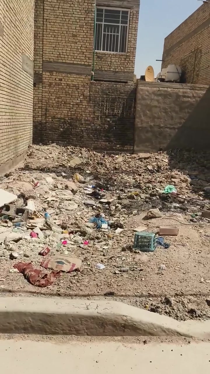 سلام عليكم إخوان قطعه زراعي البيع ٥٠متر واجه ٥ونزل ٢٠ في منطقه الضباط الرئاسة مال العبيد خدمات كامله  وسعر مناسب جدا ١٤مليون قفل قفل الاستفسار ***********
