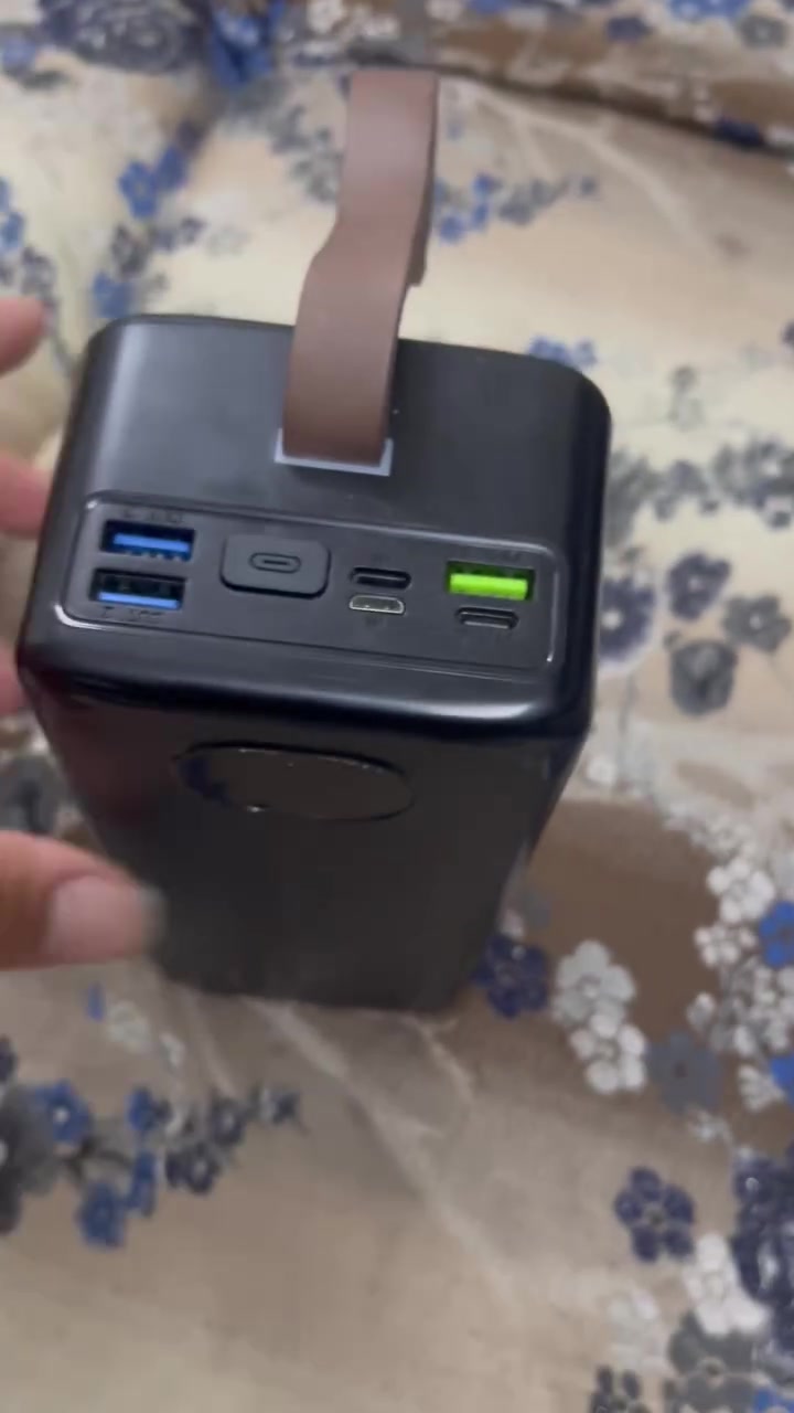 بور بنك مضافة فول عملاقة تشحنلك مدا طويلا وما تطفأ ٢٢٥واط إلا فول رايدها ٥٠ قفل مكان موصل ايسر حي الانتصار شارع٦٠تواصل مازنجر و وتساب ***********
