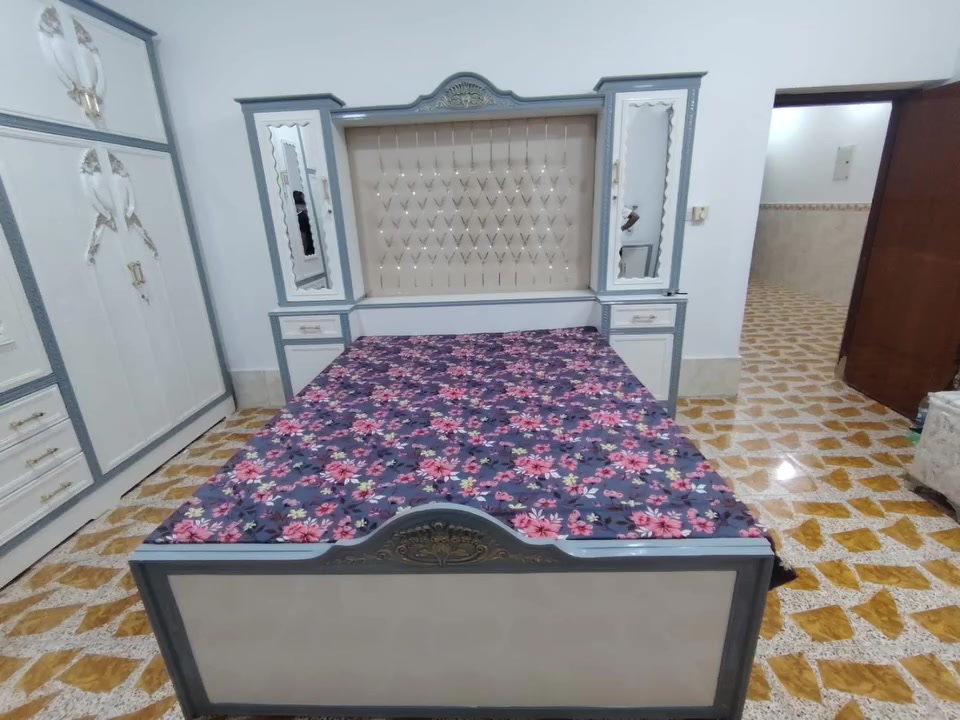 الفرشاة الذهبية • صبغ الموبيليا • هيت الزهور
