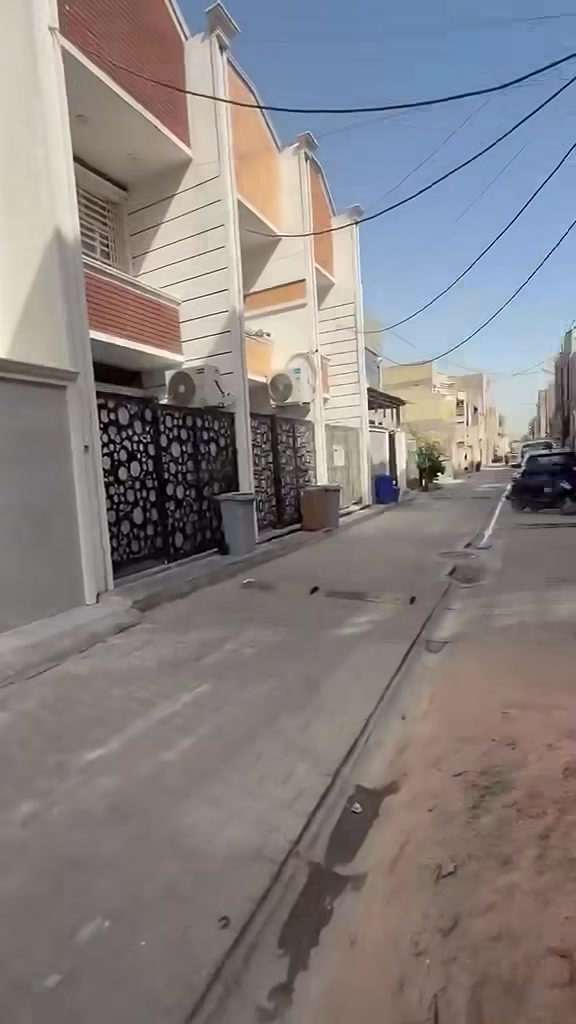 ١٠٠ متر للبيع  عنوان زراعي ال ٦٠٠  خلف الحوخ
واجه ٥نزال ٢٠ 

حمامات ٤  
غرف نوم ٣. سويتات 
 كراج سياره
استقبال 
مدخلين
منور 

مطبخ 
سطحين 

سقف جبسن بورد. الطابقين 
بيبان صاج
واجه مودرن ولوح مطبك 

شارع عرض ٨ امتار. مقرنص والرئيس تبليط 

كهرباء ومجاري ومي.     متوفرات. بل منطقه 

صب درجه اولى. عله جيس سمنت والشيش سعودي 

جاهز  ماطور وتانكيات  ٢ وبوسترات ٢  وكيزرات ٢ 

 ارضيه بورسلين ايفه وبايات ايفه ومحجر درج المنيوم 

تئسيس سبالت وخلاطات. دفن  

السعر ٢٤٠ مليون  قفله 

***********
