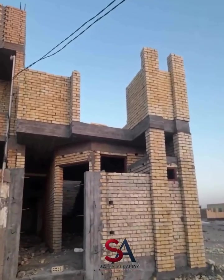بدأت بفكرة على الورق… وانتهت ببيت حقيقي 🏠❤️

شعور جميل جدًا أن ترى فكرة صممتها تتحول إلى واقع، وبنفس التفاصيل والروح التي تخيلتها من البداية.

التصميم مو بس شكل جميل…
التصميم هو فكرة مدروسة تتحول إلى مكان تعيش بيه. ✨

شنو رأيكم بالنتيجة؟
تصميم المهندسه المعماريه سالي الخالدي 
للاستفسار وطلب التصاميم عبر الوتساب ***********
