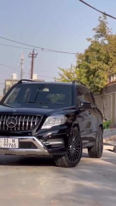 Mercedes-Benz S 350 موديل 2015
* المحرك: V6 سعة 3.5 لتر بنزين، تنفس طبيعي.

* القوة: حوالي 306 حصان.

* العزم: حوالي 370 نيوتن متر.

* القير: أوتوماتيك 7 سرعات 7G-Tronic Plus.

* الدفع: خلفي، وتوجد نسخ 4MATIC بدفع رباعي حسب السوق.

* 0–100 كم/س: تقريباً 6.1 ثانية.

* السرعة القصوى: حوالي 250 كم/س إلكترونياً.

* الوقود: بنزين، ويفضل استخدام أوكتان مناسب حسب توصية مرسيدس.

* عدد المقاعد: 5.

* التعليق: هوائي AIRMATIC في كثير من التجهيزات.

* المقصورة: شاشتان كبيرتان، نظام COMAND، جلد، تحكم كهربائي بالمقاعد، وأنظمة راحة متقدمة حسب الفئة.

* الأمان: مثبت سرعة، حساسات وكاميرات، مراقبة النقطة العمياء، تحذير الاصطدام وغيرها،

تفاصيل اكثر تصال ***********
