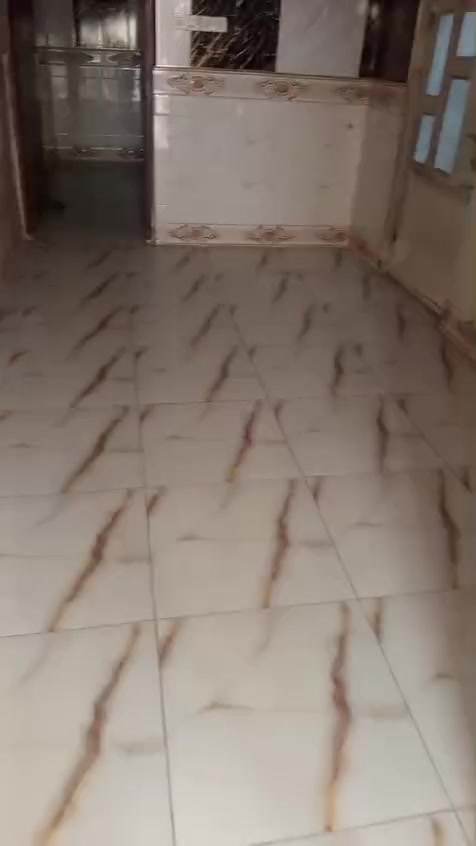 بيت ايجار50 متر بحولي شارع 20 ثاني قريب مدارس ع ساحه طابقين. ايجاره 200 قفل مقدمه شهرين غرفتين وصالتين وحمامات ومطبخ ***********
