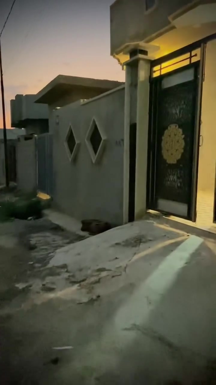بيت للبيع في القوسيات قرب مدرسة غصن الزيتون :مساحة البيت ١٤٤ البيت جاهز من كلشي ماء وكهرباء : للتفاوض الاتصال عل رقم ***********
