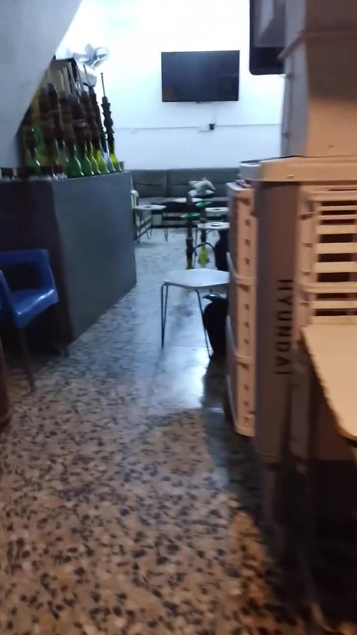 للبيع يم الكراج
***********
