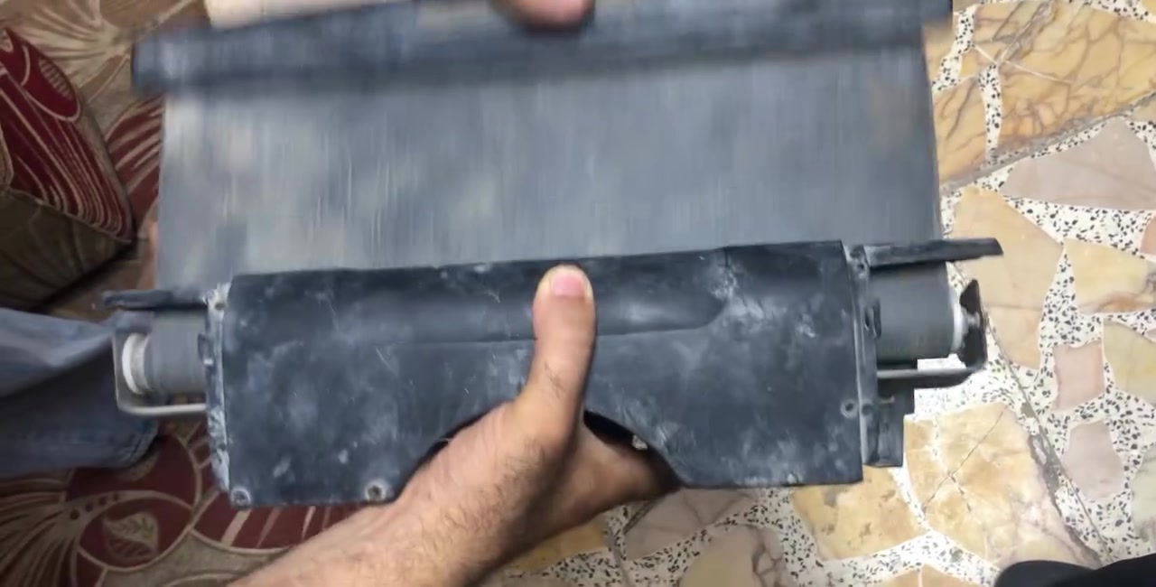 السلام عليكم 
برده مال دراجه منغولي 
كامله مكمله كما في الفيديو كبل تشدها 

السعر  ٣٠ وبيها مجال 

***********
