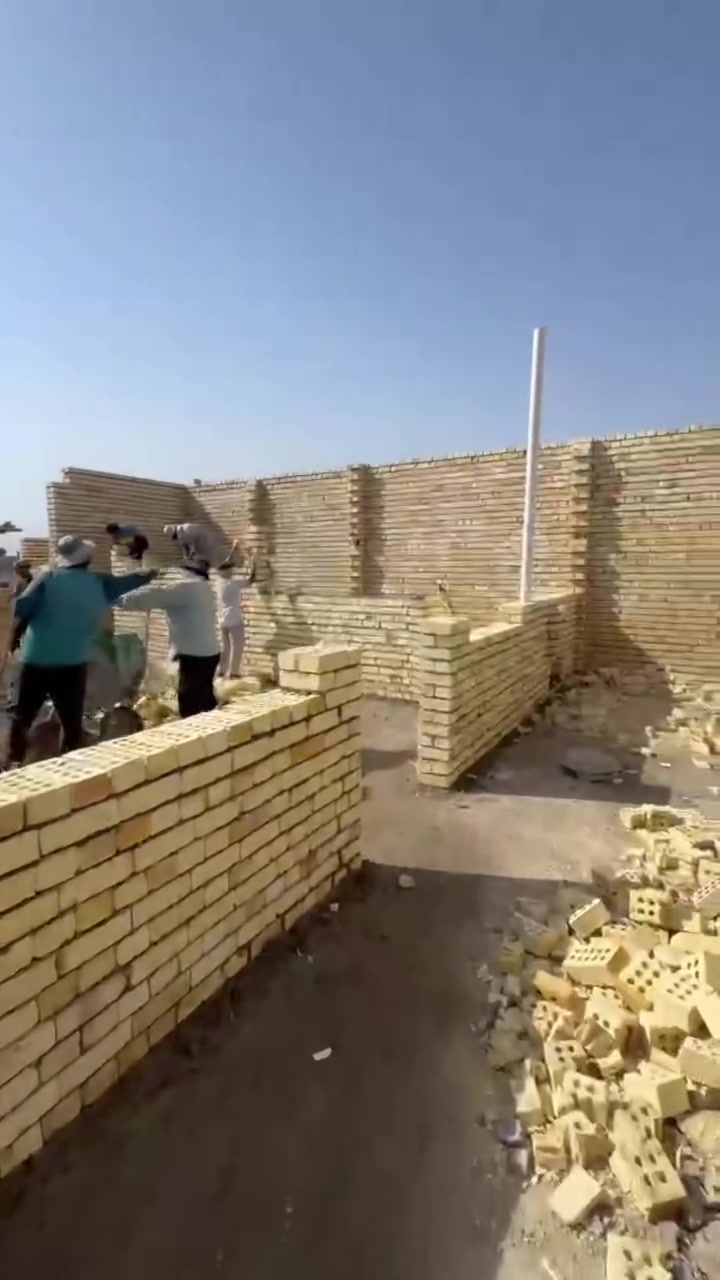 كادر خلفات بناء شغل درجه اولى استلام مهندس كادر يتكون من من خلفات ٨ خلفات نشتغل كل مناطق بغداد رصافه وكرخ فرمستون طابوق بلوك ***********
