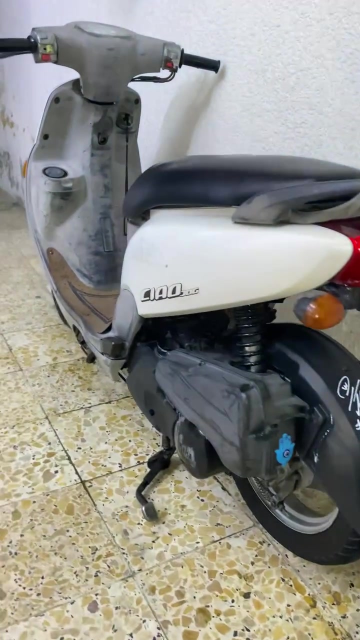السلام عليكم دراجه فله ١٢٠ مديل ١٢ للبيع  درجه مكفول وخير من الله شلعه ومعدل تخبل دراجه ختم واحد  كلوب زنون كهربائيات كله شغاله مكان كوت اي ستفسار على هذه لرقم***********
