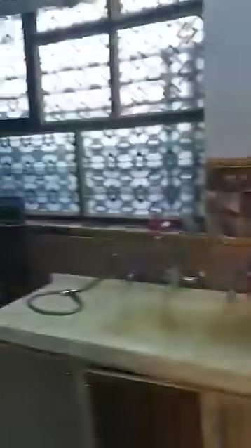 السلام عليكم 
بيت زراعي ١١٧ للبيع المساحه ٤٢٩ م واجهه ١١ ونزال ٣٩ بناء درجه اولى الارضيه رفت غرفتين كل وحده قياس 6×4.4 ومطبخ بارد 5×4 ومطبخ حار 2×3 حولي كبير وصاله 4×6 واستقبال 7×4.2 ودرج دائري والسطح شتايكر درجه اولى وطرمه 5×6 وكراج بطول ١٢ متر وحديقه 10×6 البناء طابوق وجديد لسنة ٢٠٢٢ ومثل ماموضح بالفديوهات والصور وتاسيس كامرات عدد ٧ الموقع بوب الشام البوعليان اول فرع ....خدمات تبليط و ماء وكهرباء وسحب ومجاري وشارع ١٠ متر نقص البناء ستارة السطح فقط السعر ١٥٥ مليون  وبي مجال للإستفسار *********** *********** اتصال و واتس اب واعتذر للاطاله
