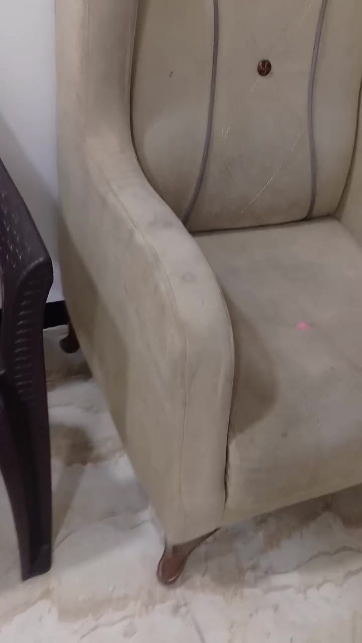 غراض البيع كرسي طفل ثقيل يحمل وزن ٥٠ كيلو ٥٠٠٠ الف كرسي تخم تركي موسوكي ١٠ الف نضيف بس غسل يحتاج طبله مال ستقبال كبيره طول متر وعشرين سنتيم والعرض ٨٠ سنتمتر منفوك جامه وثقيله جدا سعره ٢٠ الف مكاني بغداد الدوره هاذه رقم الهاتف التواصل ***********
