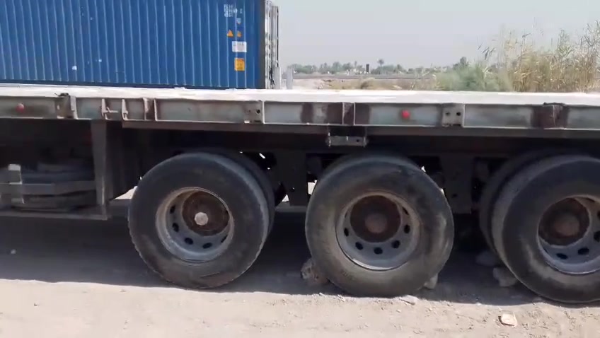 سلام عليكم عربانه فلات 3دناگير مزوج 
تحتوي على طباخ وثلاجه 
تايرات نظيفه 
مكانها بغداد اليوسفيه طريق الدولي 
لاستفسار 
‏‪***********‬‏
